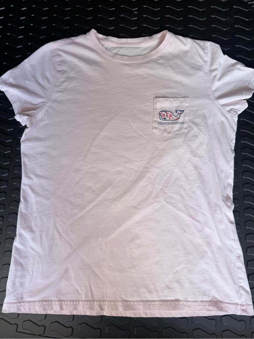 Vineyard Vines Women’s Pale Pink Whale Short Sleeved Pocket Tee